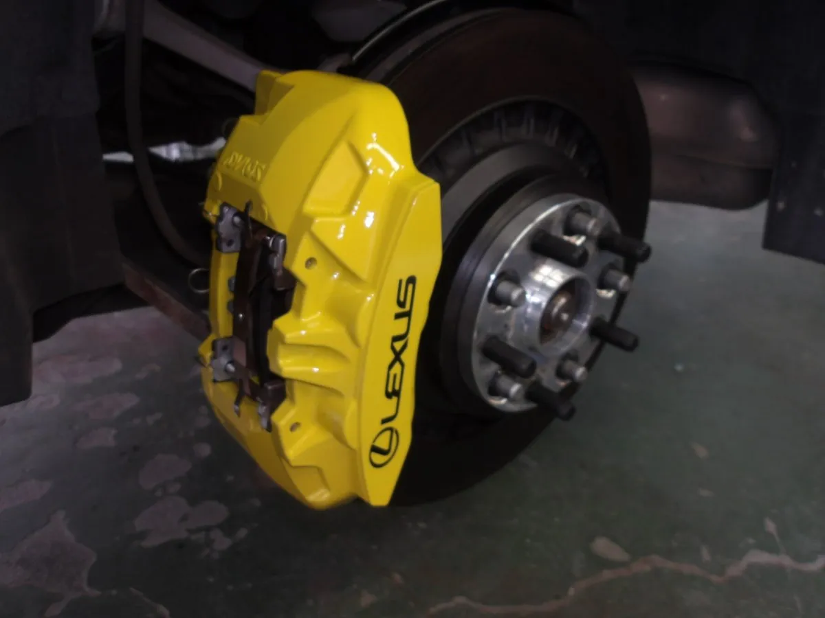 レクサスLS ブレーキキャリパー塗装